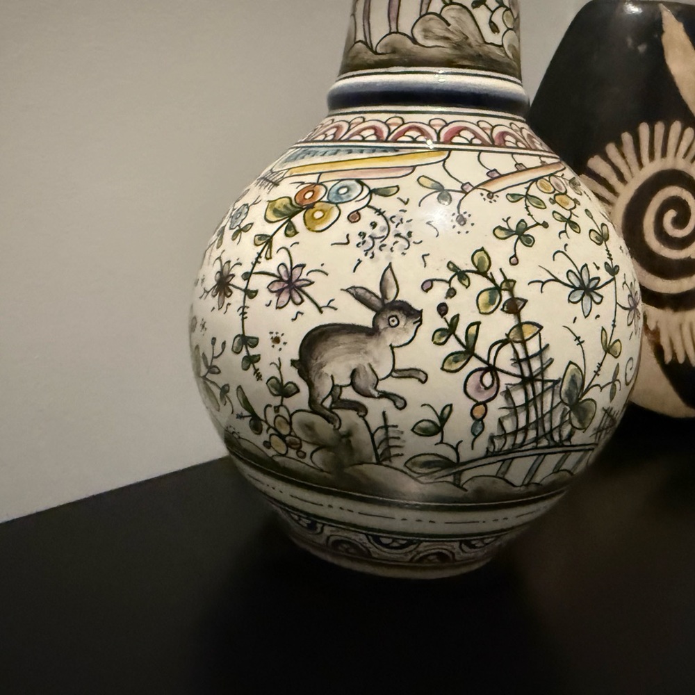 Williams Sonoma Limited # Hand Painted Provençal Animal Vase, Coimbra - Picture 6 of 7